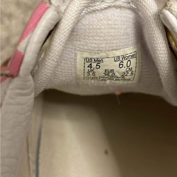 Vans - Picture 2 of 3